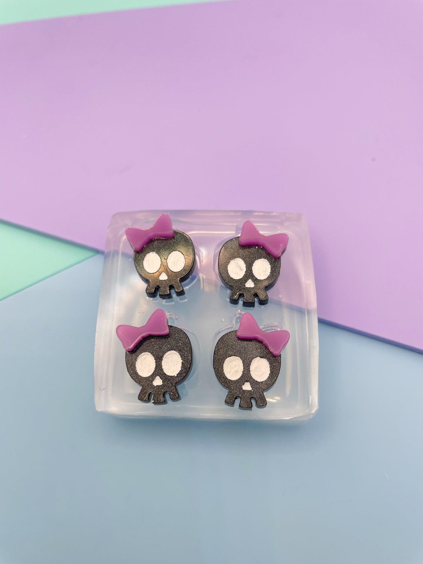 1.7 cm Mini Ribbon Skull Stud Earring Mold Halloween